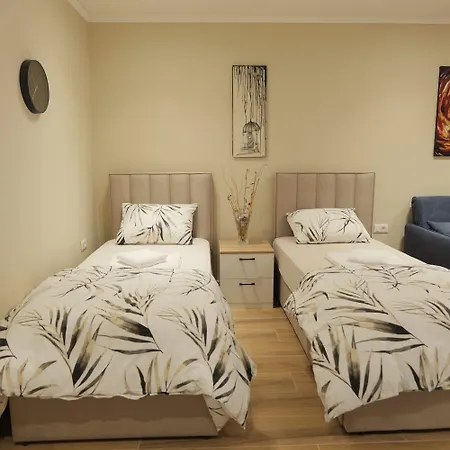 Hidden Gem 2 דירה